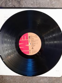 QUEEN repress QUEEN repress