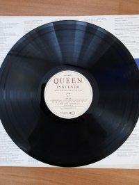 QUEEN - INNUENDO 1991 (EUROPA/EEC) NM/NM PCSO 115 QUEEN - INNUENDO 1991 (EUROPA/EEC) NM/NM PCSO 115