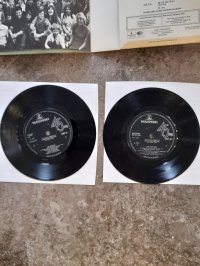 THE BEATLES 7", 45 RPM, EP, Solid Centre, MONO!!! THE BEATLES 7", 45 RPM, EP, Solid Centre, MONO!!!