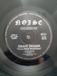 GRAVE DIGGER