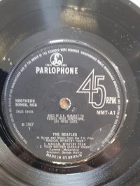 THE BEATLES 7", 45 RPM, EP, Solid Centre, MONO!!! THE BEATLES 7", 45 RPM, EP, Solid Centre, MONO!!!