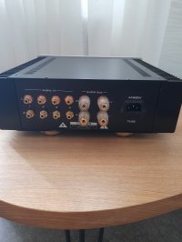 THE AMPLIFIER THE AMPLIFIER