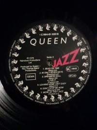 QUEEN * NO ATTACH POSTER !!!!!! QUEEN * NO ATTACH POSTER !!!!!!