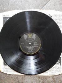 ELTON JOHN 1 press!!! pay,red vinyl ELTON JOHN 1 press!!! pay,red vinyl