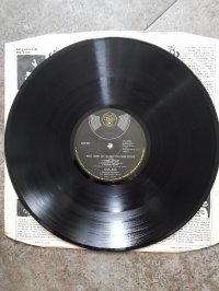 ELTON JOHN 1 press!!! pay,red vinyl ELTON JOHN 1 press!!! pay,red vinyl