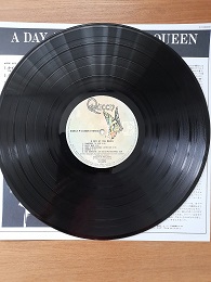 QUEEN * 1 PRESS!!!!!! QUEEN * 1 PRESS!!!!!!
