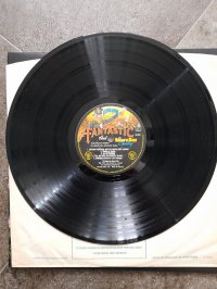ELTON JOHN  1 press!!! pay,red vinyl  23 may, 1975  (not meshok)