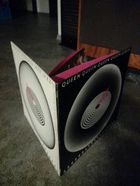 QUEEN * NO ATTACH POSTER !!!!!! QUEEN * NO ATTACH POSTER !!!!!!